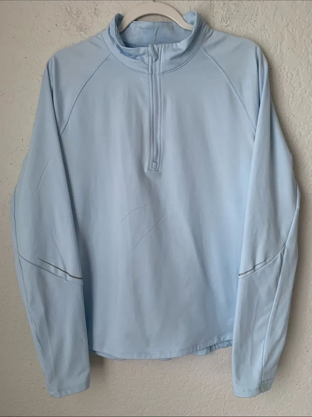 Asics Women’s Light Blue Half-Zip Pullover Size L